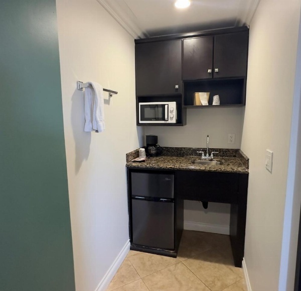 Garden Inn and Suites Glendora image 15