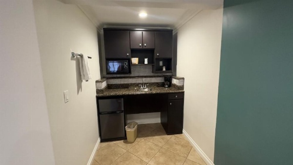 Garden Inn and Suites Glendora image 19